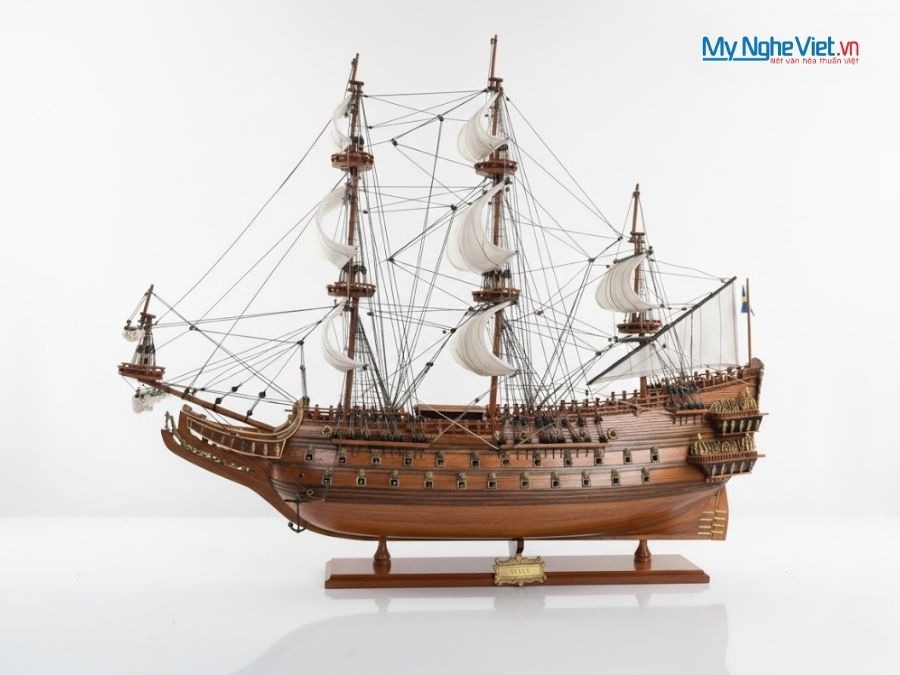 Mô hình tàu thuyền chiến