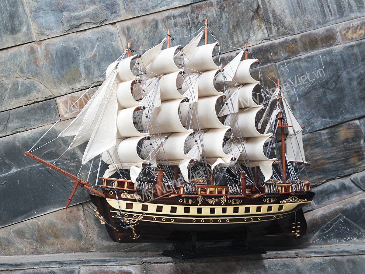 Quà tặng khai trương Mô hình thuyền France II gỗ đen thân 60cm