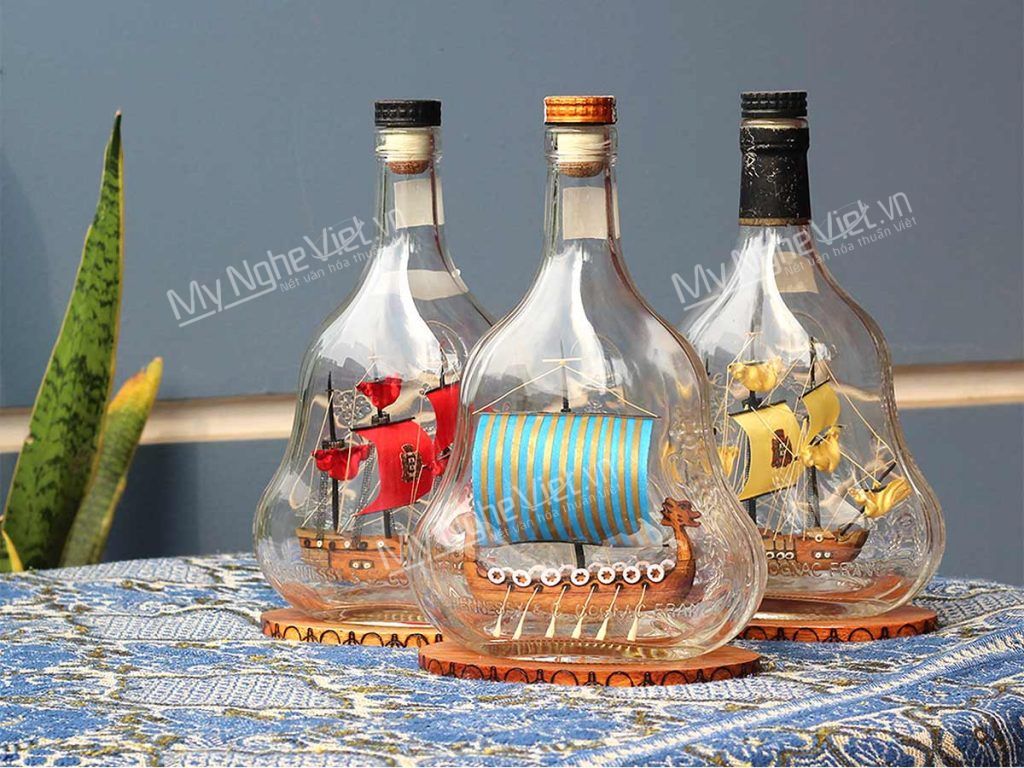 Quà tặng mô hình thuyền trong chai