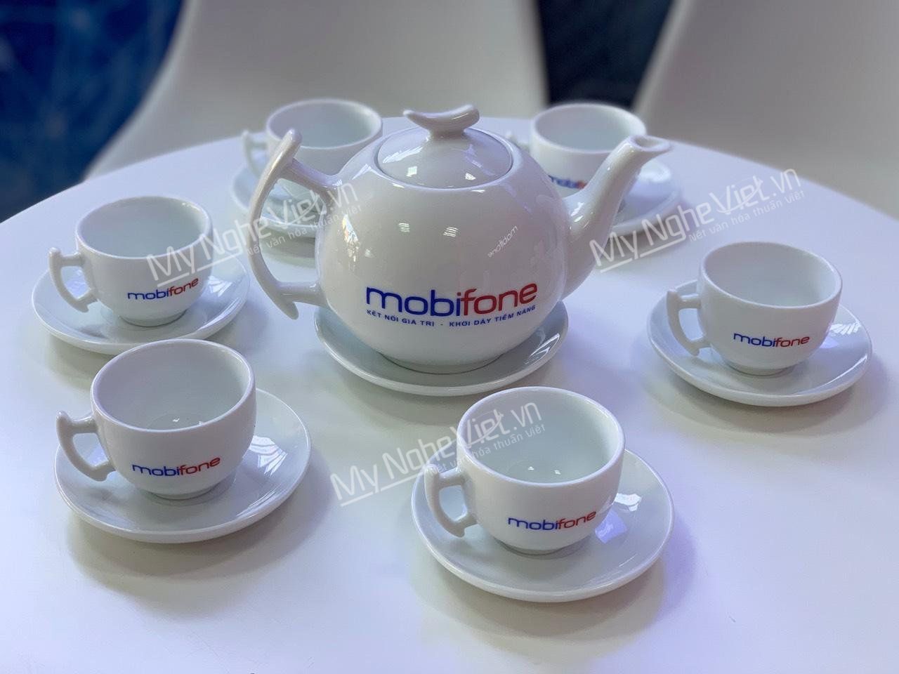 Bình trà dáng bưởi in logo mobifone