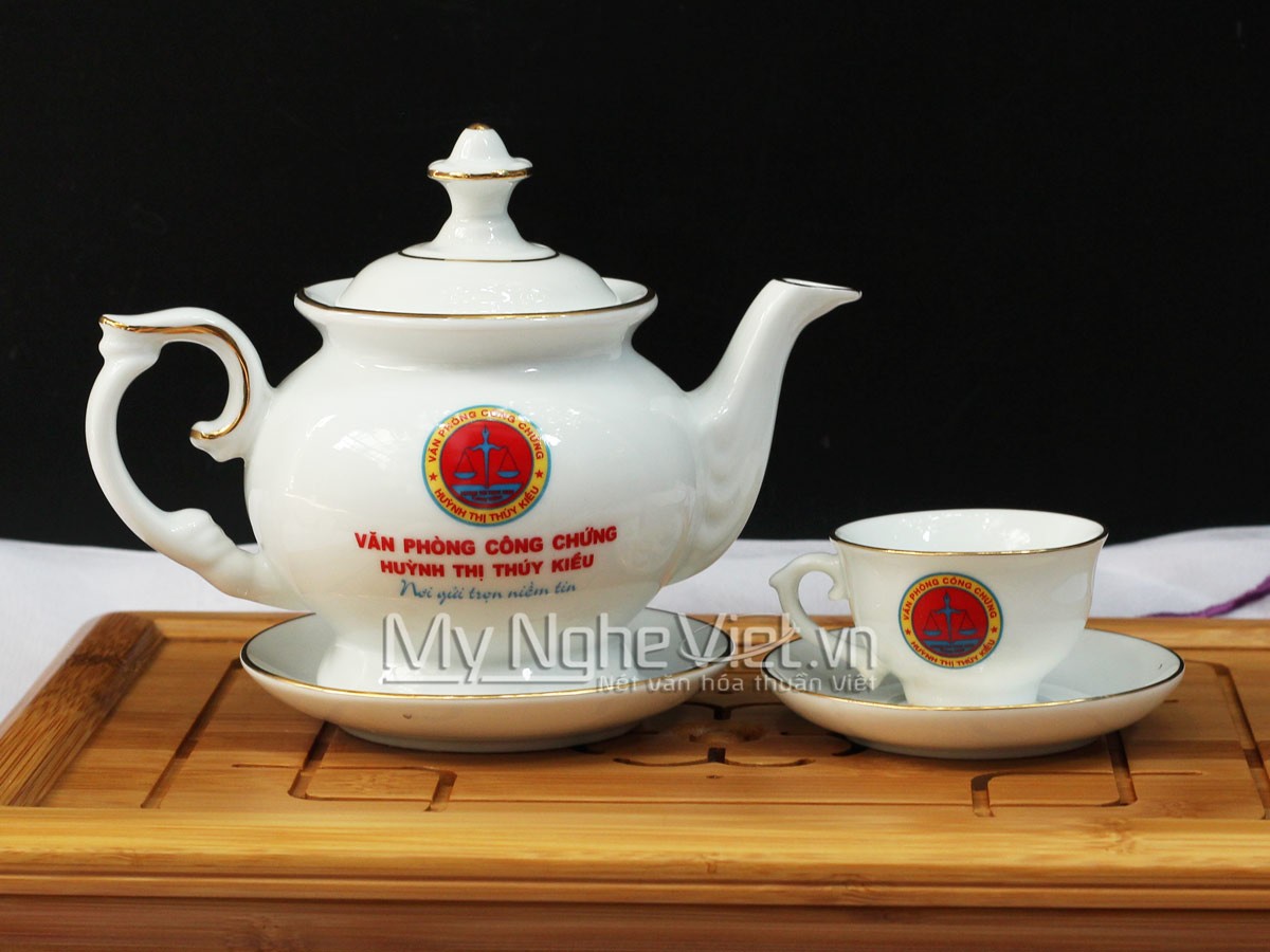 Bình trà in logo "Văn Phòng Công Chứng"