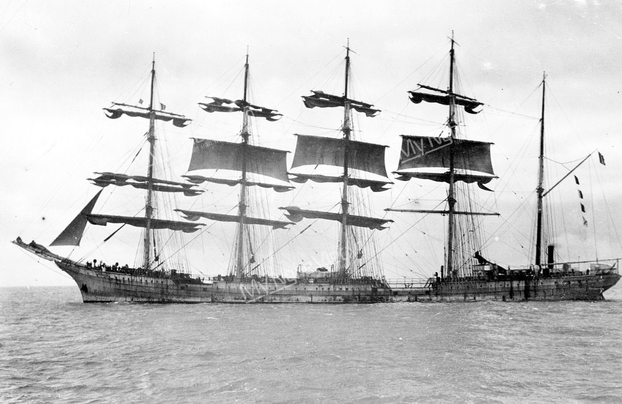 Hình ảnh thực tế của thuyền France II ngày xưa