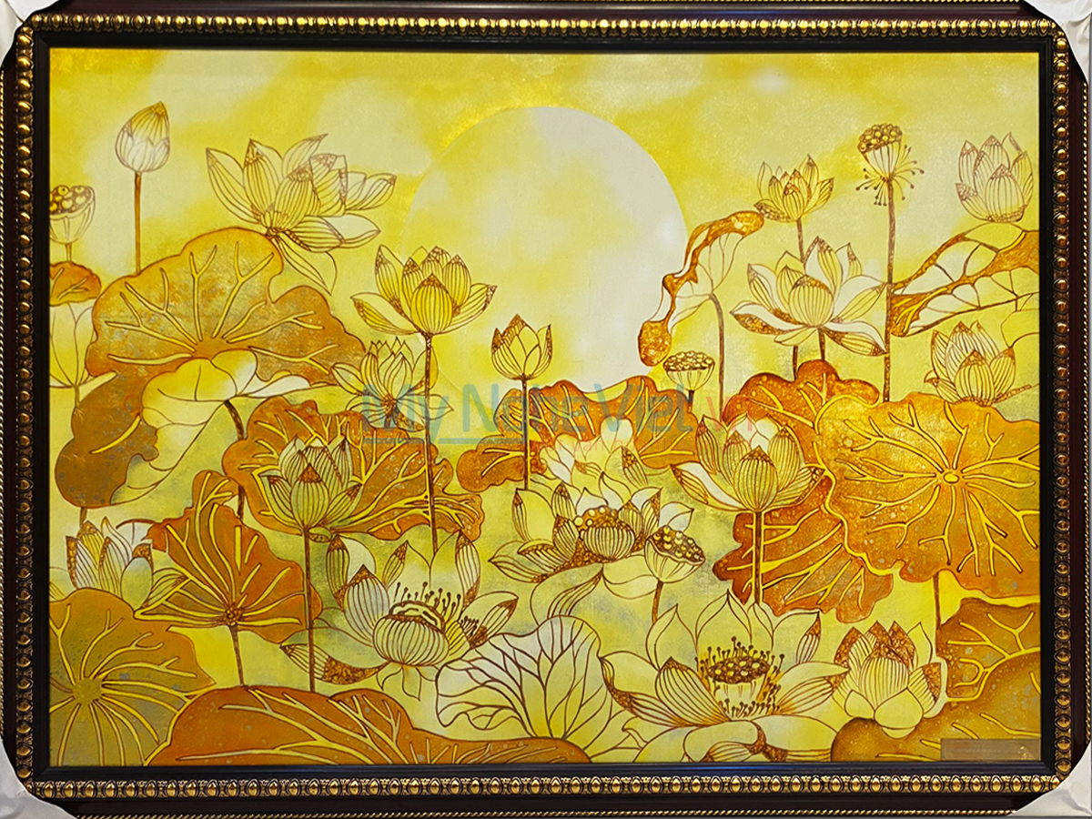 Món quà tranh treo tường biểu tượng hoa sen vàng