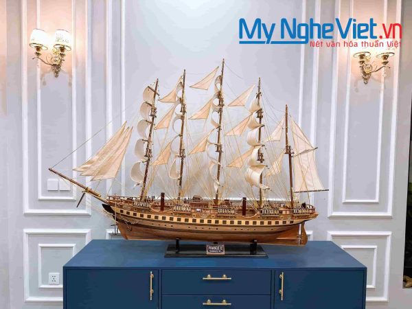 Mô hình thuyền buồm phong thủy France II gỗ tự nhiên (thân 1m2) MNV-TB18
