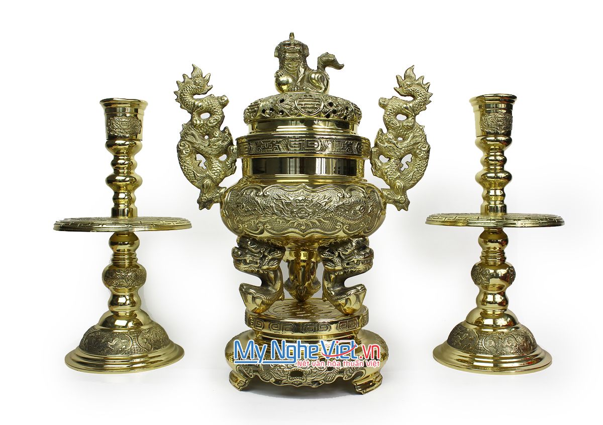 Bộ tam sự đồng vàng